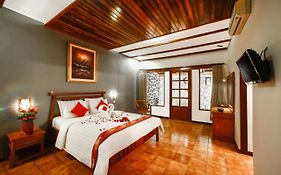 Bali Taman Beach Resort & Spa Lovina